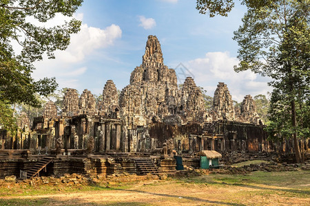 巴永寺是高棉古刹位于柬埔寨暹粒吴哥窟复杂的一个夏日图片