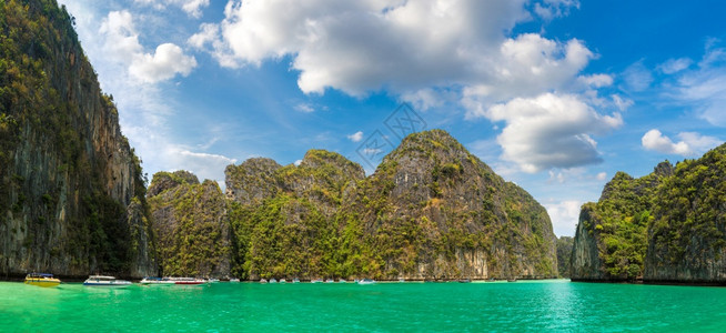 夏日在泰河沿岸的Kohiple岛的马雅湾全景图片