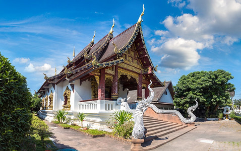 夏日在泰国的江马市佛教寺庙图片