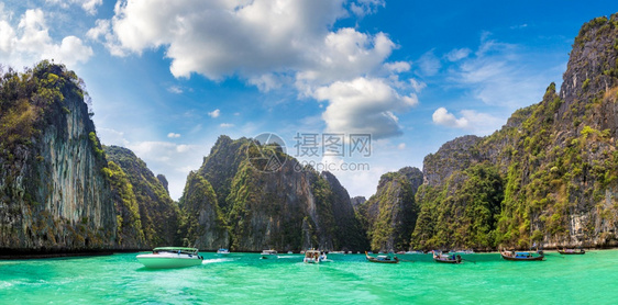 夏日在泰河沿岸的Kohiple岛的马雅湾全景图片