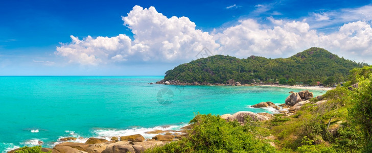 夏日在泰国高山岛的银色海滩全景图片