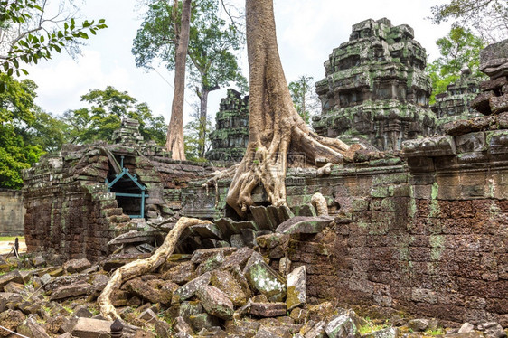 塔普罗姆寺庙的废墟是夏日Cambodi的夏日Semsar的复杂Agkorwat古寺图片