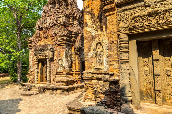 炎炎夏日柬埔寨暹粒吴哥窟的柏高寺图片