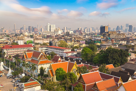 夏日在泰国的Bangko的watke寺庙的空中风景图片