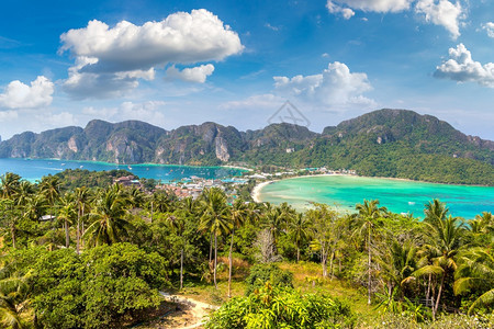 夏日泰国的菲登岛全景图片