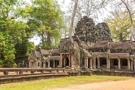 塔普罗姆寺庙的废墟是夏日Cambodi的夏日Semsar的复杂Agkorwat古寺图片