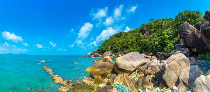 夏日在泰国高山岛的银色海滩全景图片