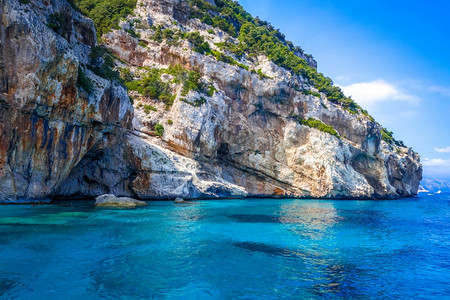 卡拉马里奥卢海滩在奥罗西高尔夫撒丁岛意大利意大利撒丁岛orosei高尔夫的calamariolu海滩图片