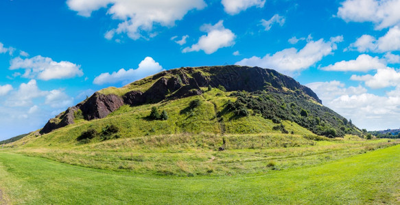 edinburgh城市从atu在一个美丽的夏日苏格兰联合王国图片