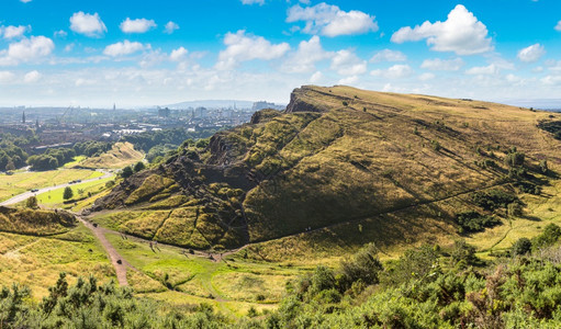 edinburgh城市从atu在一个美丽的夏日苏格兰联合王国图片