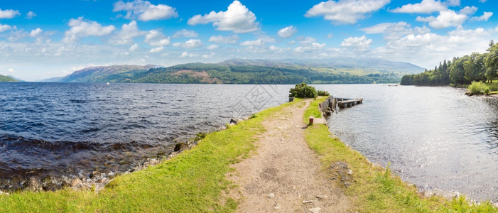 在美丽的夏日联合王国美丽苏格兰湖水之美景图片
