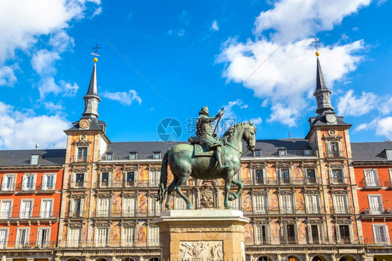 广场市长和菲利浦国王的雕像3月日疯狂西班牙在一个美丽的夏天日图片