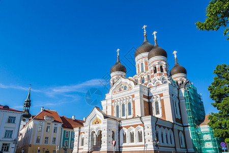 亚历山德尼夫斯基大教堂在一个美丽的夏日高山图片