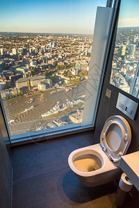 伦敦的摩天大楼在美丽的夏日英国联合王图片