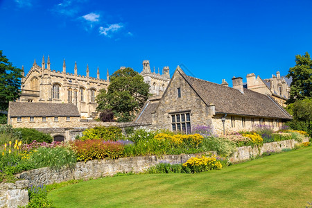 牛津教堂战争纪念花园牛津在一个美丽的夏日英国联合王图片