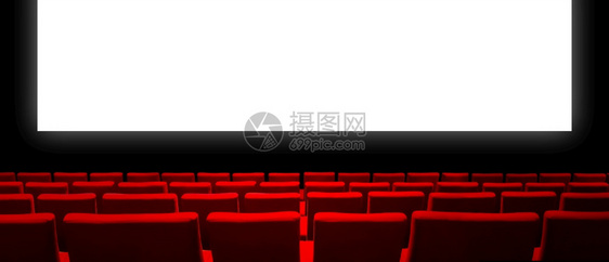 红色天鹅绒座椅和空白屏幕的电影院复制空间背景水平横幅红色座位和空白屏幕的电影院图片