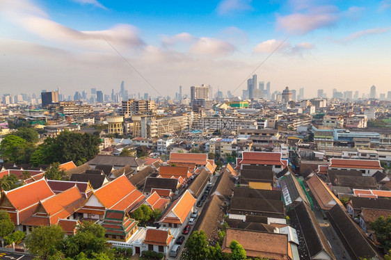 夏日在泰国的Bangko的watke寺庙的空中风景图片