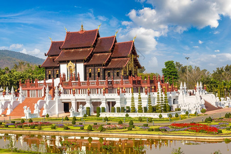 夏日在泰国的江密皇家大公会园图片