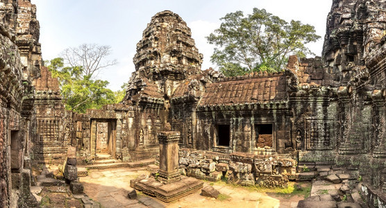 古老的寺庙在夏日Cambodi的Sem收成中图片