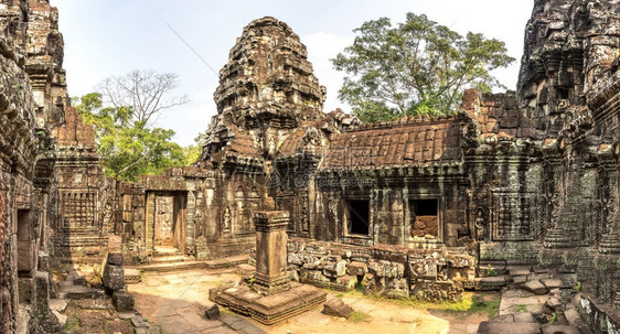 古老的寺庙在夏日Cambodi的Sem收成中图片