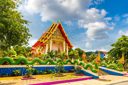 卡贴龙素材夏日在泰国普吉的卡龙寺庙背景