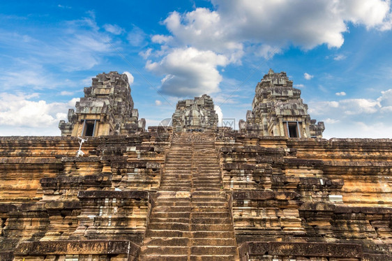 Takeo寺庙的废墟是夏日Cambodi的夏日Semsar的复杂Agkorwat古老的寺图片