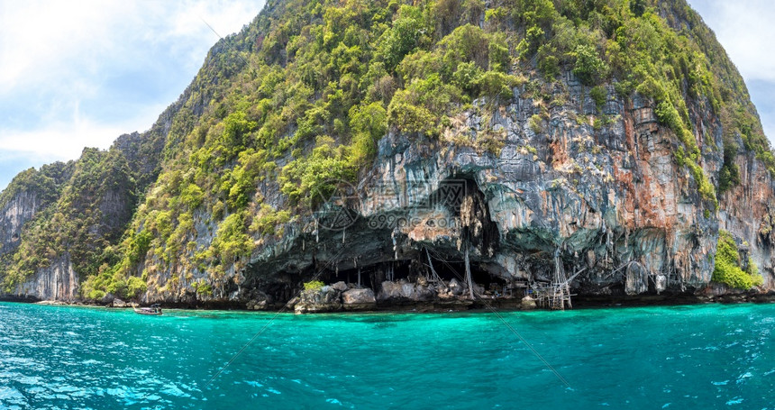 夏日在泰国的马雅岛海滨洞穴图片