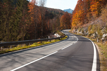 澳洲山脉的公路图片