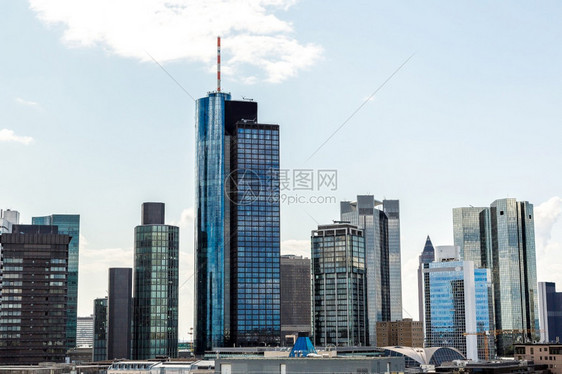 法兰福的空中风景夏日与德国的法兰福豪华风景图片