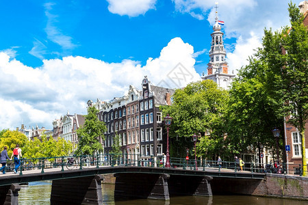 夏日的阿姆斯特丹和内地的盐水渠图片