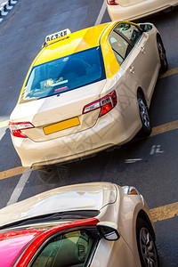 现代有空调的出租车在阿拉伯联合酋长国的dubai图片
