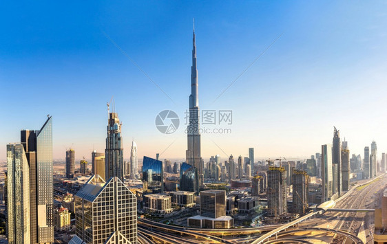 整个全景和夏天的dubai市中心的空观察阿拉伯联合酋长国图片