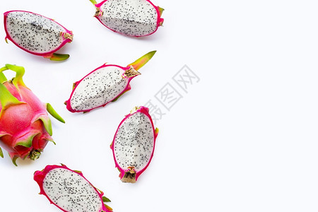 龙果切片白背景的皮加亚美味热带异国水果图片