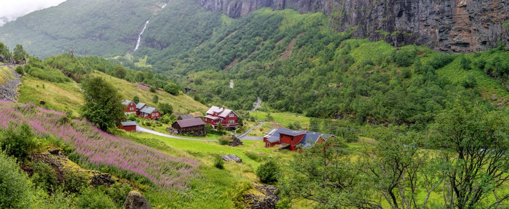 北伯尔根古城旧码头布列根建筑的夏季风景全图片