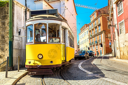 Lisbon的古老电车图片