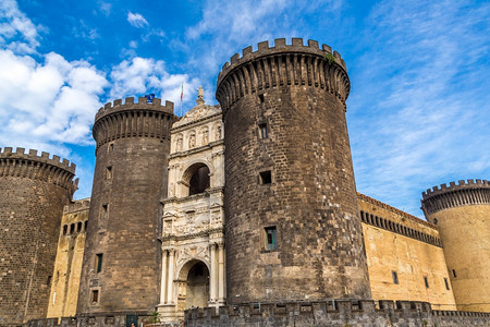 中世纪城堡马希奇奥angio在夏天的一环球意大利图片