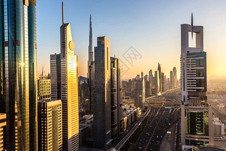 夏日杜拜市中心的空观察阿拉伯联合酋长国图片