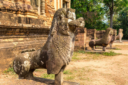 Prastkvn寺庙是古老的在夏日Cambodi的Semsar中在复杂的Agkorwat中在夏日的Cambodi图片