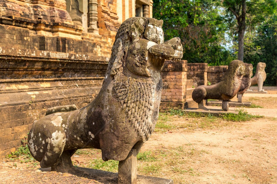Prastkvn寺庙是古老的在夏日Cambodi的Semsar中在复杂的Agkorwat中在夏日的Cambodi图片