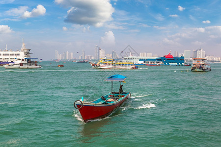 帕塔亚湾和海滩夏日的泰国图片