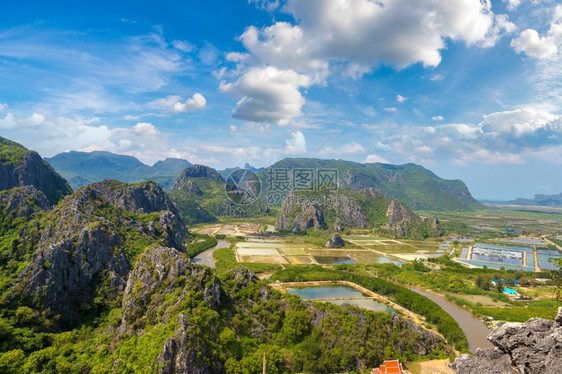 夏日在泰国兰的Khaosmriyt公园的空中巡视图片