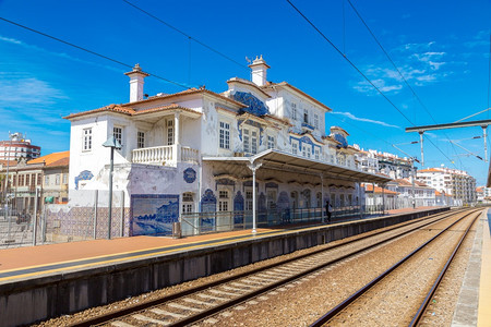 阿维罗的火车站在美丽的夏日里图片