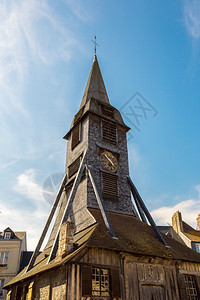 在美丽的夏日中圣教堂的洁达瑟林在霍夫勒港美丽的夏日弗兰特图片