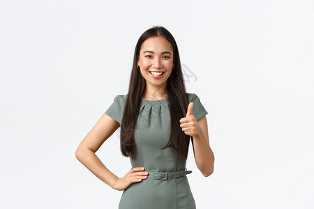 小型商业主女企家概念满足笑的作为亚洲女团队领导者以表扬女团队领导者以表扬优秀的工作展示出支持的缩拇指如结果白背景等满意笑的作为亚图片