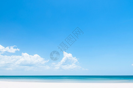 美丽宁静的热带岛屿白色沙滩蓝天白云夏日沙滩度假胜地bangberdchumphon泰国宁静的蓝海景色图片