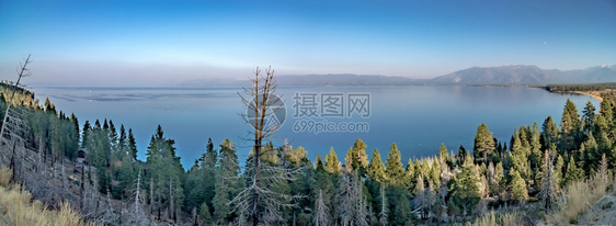 塔霍卡罗尼亚湖美丽的西拉风景图片