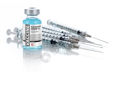 疫苗瓶和反射表面的数个注器图片