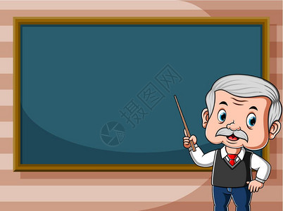 老师在课前黑板旁边教书图片