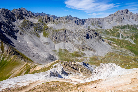 法国阿尔卑斯山普拉洛格南拉瓦努瓦兹山脉景观和莫奈山口法国阿尔卑斯山pralognanlavanoise的山地景观和莫奈山口图片