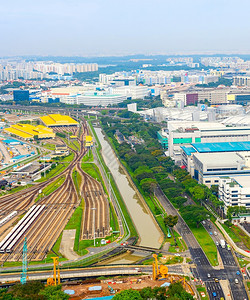 以工厂区铁路城市风景图片